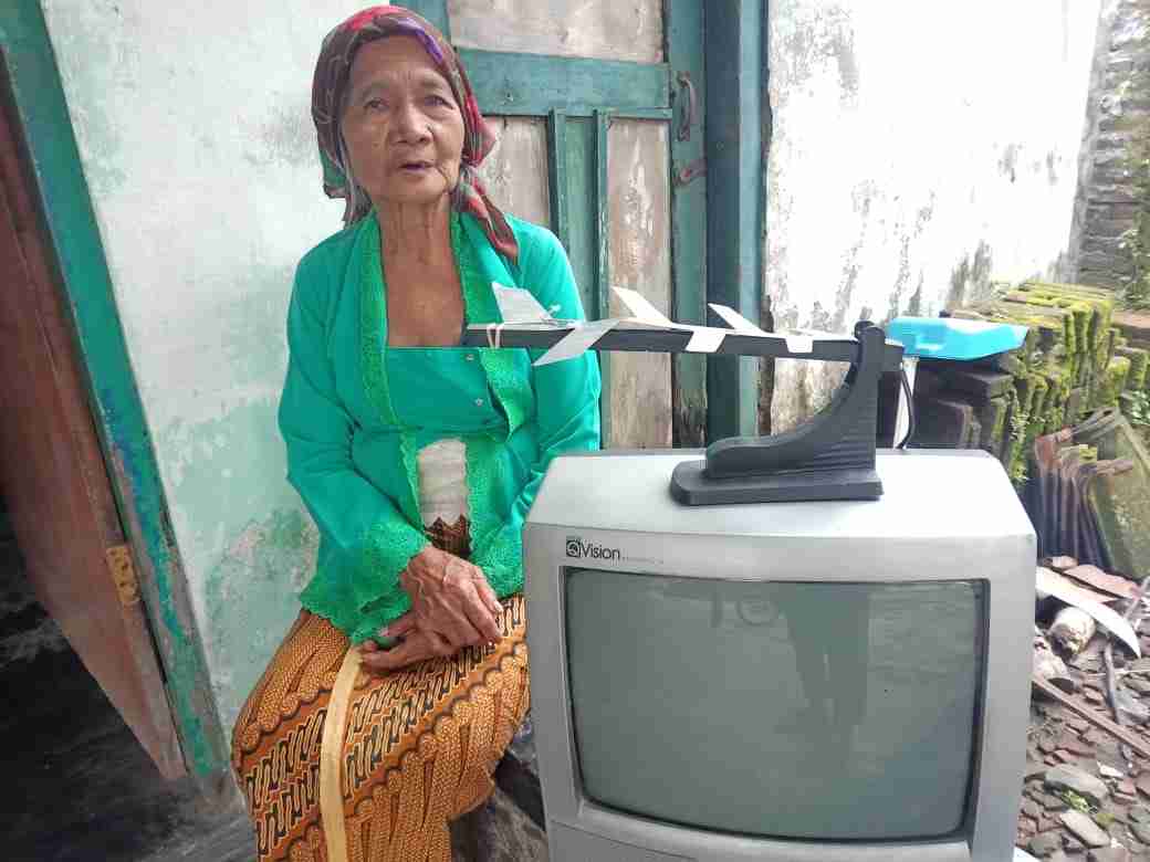 lazdau-BANTUAN TELEVISI UNTUK LANSIA